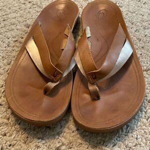 Women’s Olukai KaeKae flip-flops size 9
